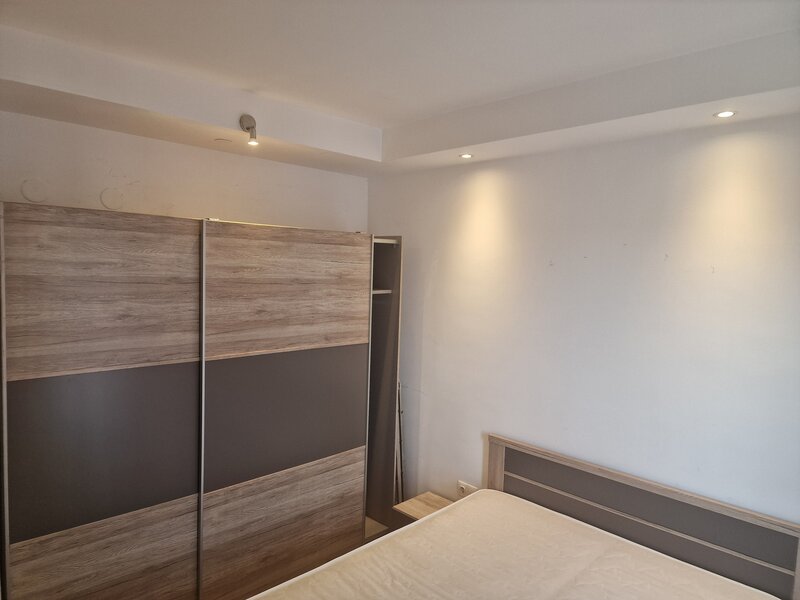 Cartier Cosmopolis, Stefanestii de Jos