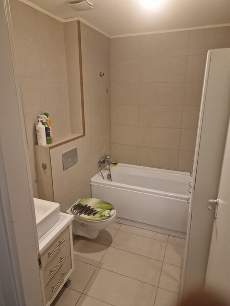 Cartier Cosmopolis, Stefanestii de Jos